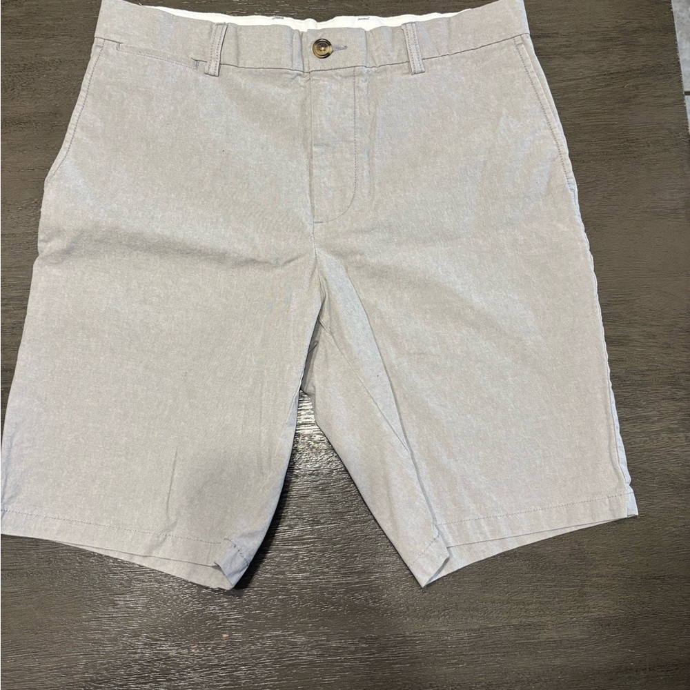 Old Navy Men's Light Gray Flat Front Shorts